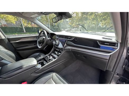 Used 2023 Jeep Grand Cherokee 4WD 4xe image 23