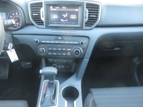 Used 2019 Kia Sportage LX w/ LX Popular Package image 16