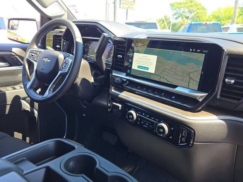 Certified 2025 Chevrolet Silverado 1500 LT AWD/4WD image 11