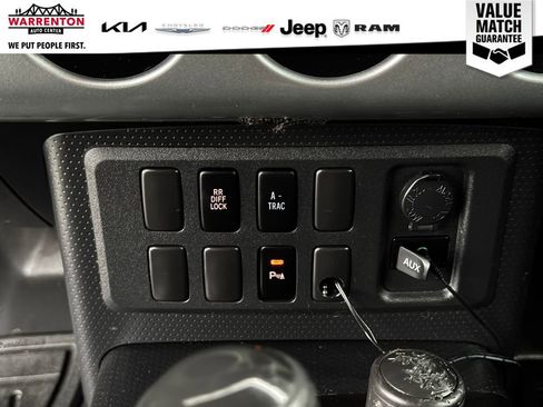 Used 2008 Toyota FJ Cruiser 4WD image 23