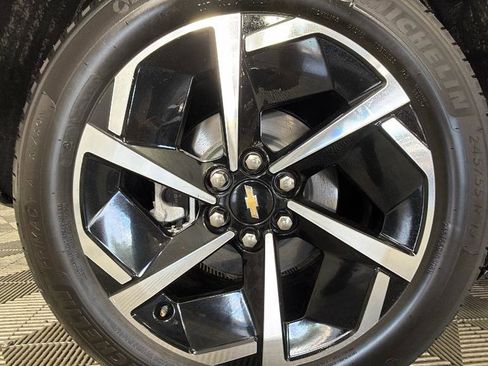 Used 2025 Chevrolet Equinox EV LT w/ Convenience Package FWD image 38