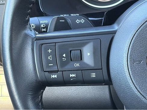 Certified 2024 Nissan Pathfinder SV FWD image 13