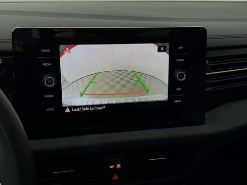 Used 2025 Volkswagen Jetta SE FWD image 16