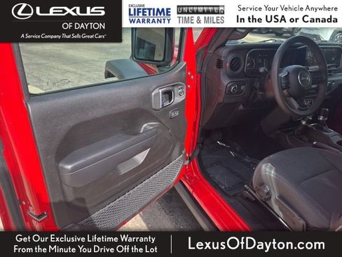 Used 2024 Jeep Wrangler Rubicon image 13