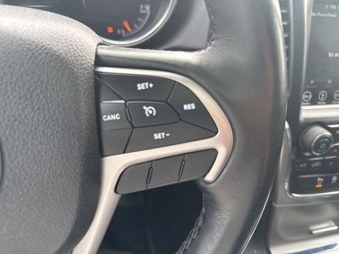 Used 2018 Jeep Grand Cherokee Limited image 23