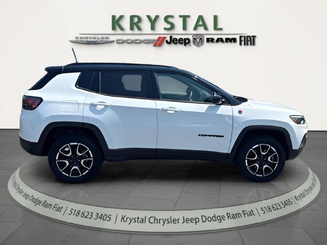 Certified 2025 Jeep Compass Trailhawk w/ Trailhawk Elite Group AWD/4WD image 8