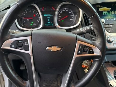 Used 2015 Chevrolet Equinox LT image 2