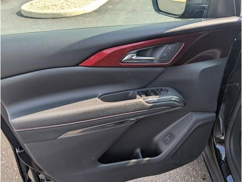 New 2026 Chevrolet Traverse Z71 w/ Driver Confidence Package image 15