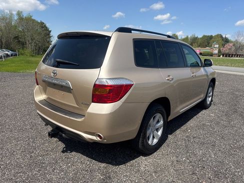 Used 2010 Toyota Highlander SE image 8