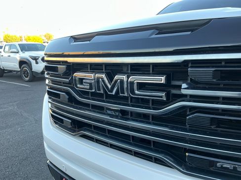 Used 2025 GMC Sierra 1500 AT4 w/ Technology Package AWD/4WD image 23