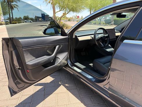 Used 2018 Tesla Model 3 Long Range RWD image 7