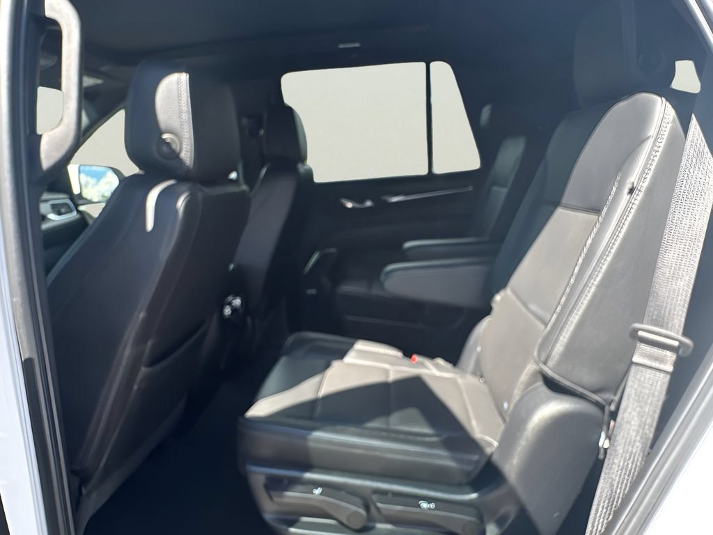 Used 2023 GMC Yukon Denali w/ LPO, Floor Liner Package AWD/4WD image 16