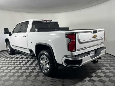 Used 2024 Chevrolet Silverado 2500 High Country w/ LPO, Dark Essentials Package AWD/4WD image 5