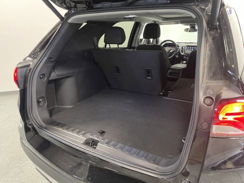 Used 2023 Chevrolet Equinox LT image 25