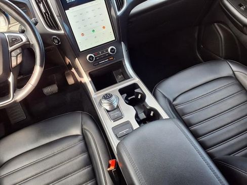 Used 2023 Ford Edge SEL image 10