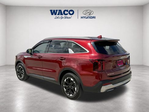 Used 2024 Kia Sorento S FWD image 8