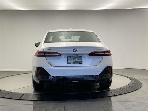 New 2026 BMW 530i xDrive w/ M Sport Package AWD/4WD image 4