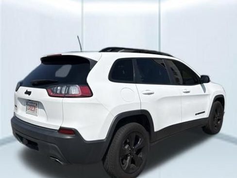 Used 2020 Jeep Cherokee Latitude Plus AWD/4WD image 3