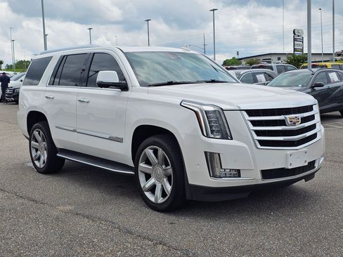 Used 2020 Cadillac Escalade Luxury AWD/4WD image 5