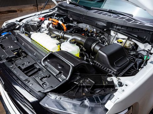 Used 2025 Ford F150 Platinum w/ FX4 Off-Road Package image 40