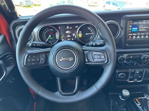Used 2023 Jeep Wrangler Unlimited w/ Convenience Group AWD/4WD image 11