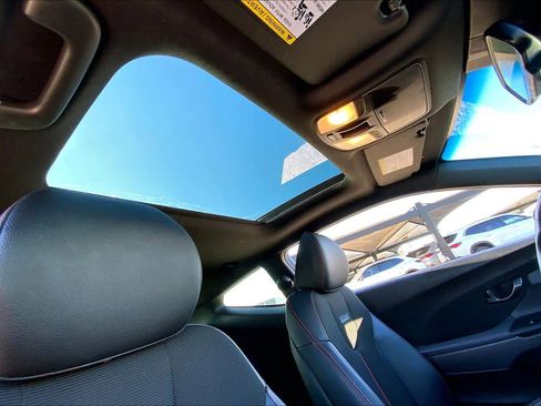 Used 2021 Hyundai Veloster 2.0 Premium image 13