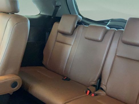 Used 2019 Toyota Highlander Limited Platinum FWD image 33