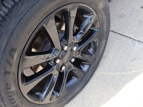 Used 2020 Jeep Grand Cherokee Altitude RWD image 9