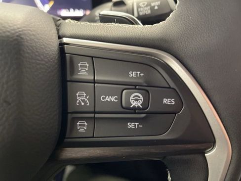 New 2026 Jeep Grand Cherokee Altitude image 37