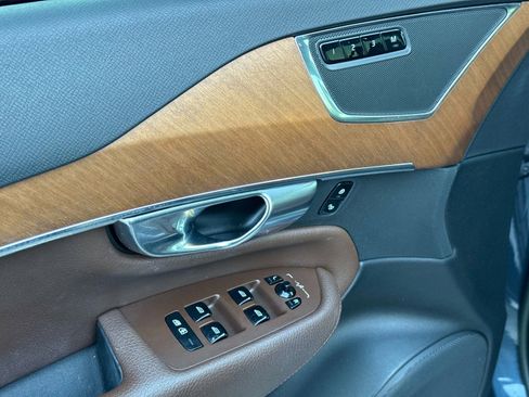 Used 2022 Volvo XC90 T6 Momentum image 20