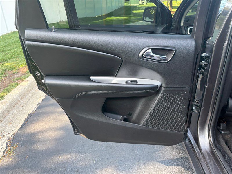 Used 2018 Dodge Journey SE FWD image 22