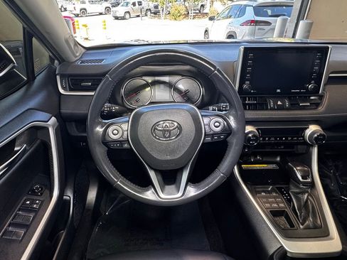 Used 2019 Toyota RAV4 XLE Premium AWD/4WD image 16