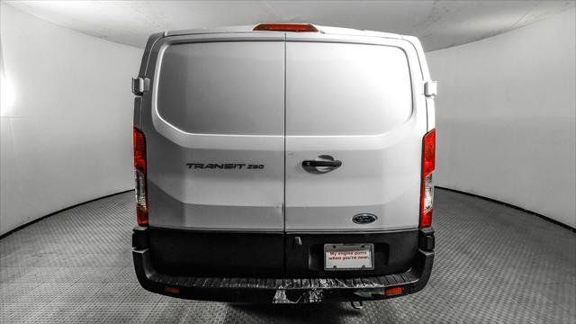 Used 2022 Ford Transit 250 Low Roof RWD image 7
