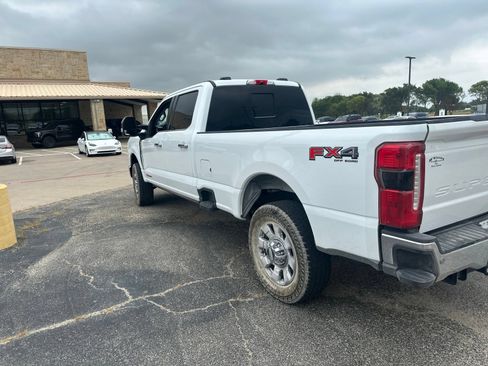 Used 2025 Ford F350 Lariat w/ Lariat Ultimate Package AWD/4WD image 3