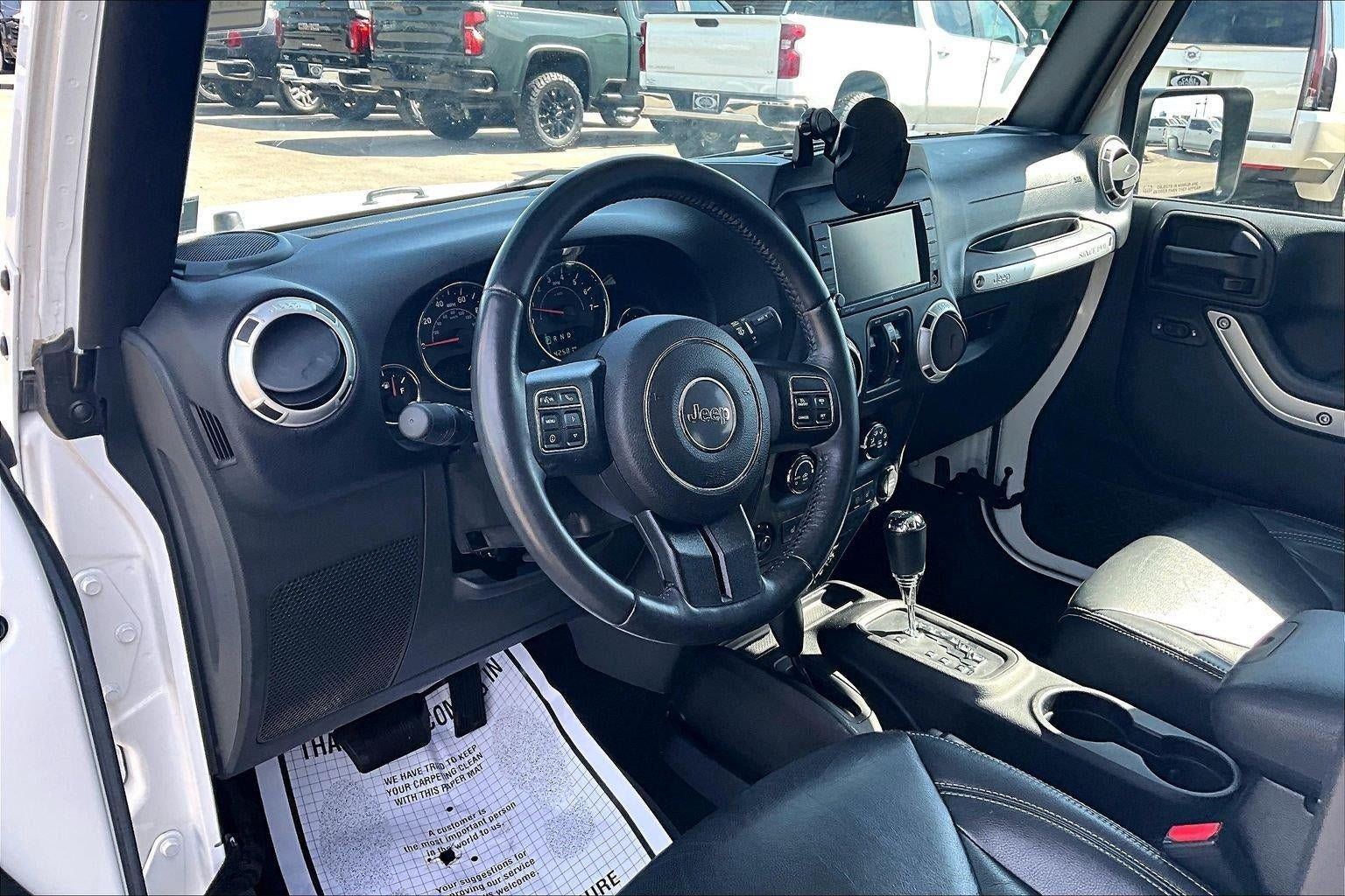 Used 2016 Jeep Wrangler Unlimited Sahara w/ Connectivity Group AWD/4WD image 13