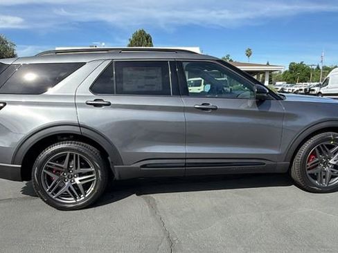 New 2026 Ford Explorer ST image 3