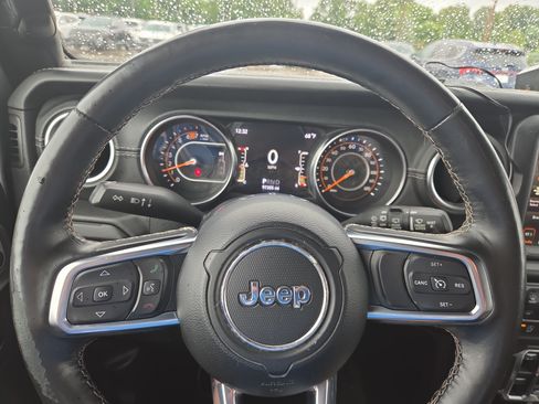 Used 2020 Jeep Wrangler Unlimited Sahara AWD/4WD image 10