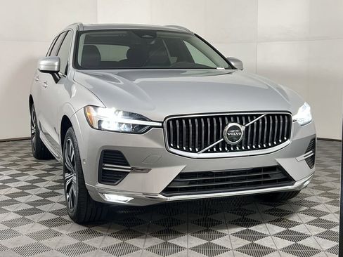 Certified 2023 Volvo XC60 B5 Plus image 4