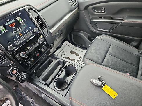 Used 2023 Nissan Titan PRO-4X image 29