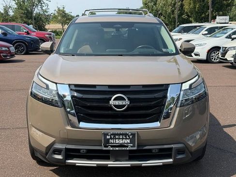 Used 2024 Nissan Pathfinder Platinum AWD/4WD image 2