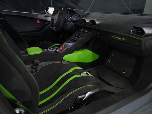 Used 2023 Lamborghini Huracan STO RWD image 36