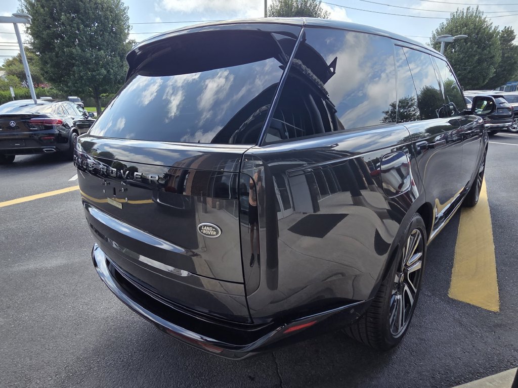 Used 2023 Land Rover Range Rover SE AWD/4WD image 8