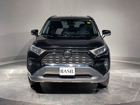 Used 2019 Toyota RAV4 XLE image 9
