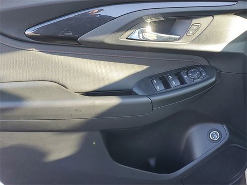 Used 2023 Chevrolet TrailBlazer RS w/ Sun and Liftgate Package image 15