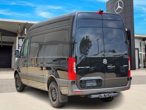 New 2024 Mercedes-Benz Sprinter 144 Cargo image 4