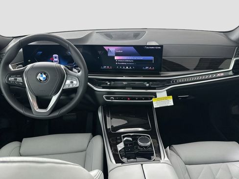 Used 2026 BMW X5 xDrive40i w/ Parking Assistance Package image 19