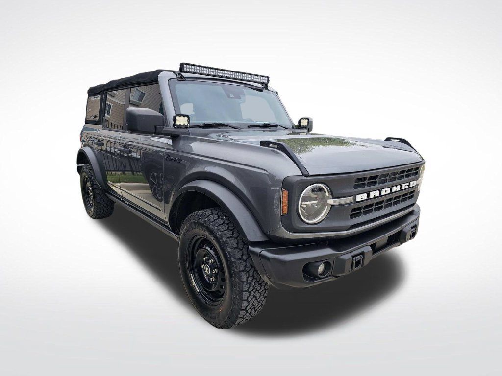 Used 2022 Ford Bronco Black Diamond AWD/4WD image 2