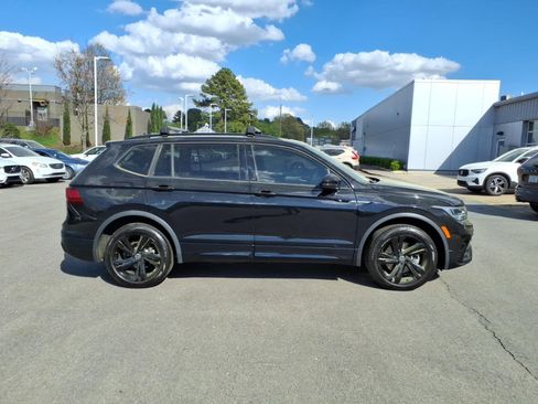 Used 2024 Volkswagen Tiguan SE R-Line FWD image 2