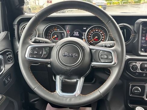 Used 2023 Jeep Gladiator Overland AWD/4WD image 10