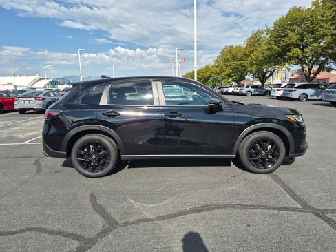 Used 2024 Honda HR-V Sport image 2